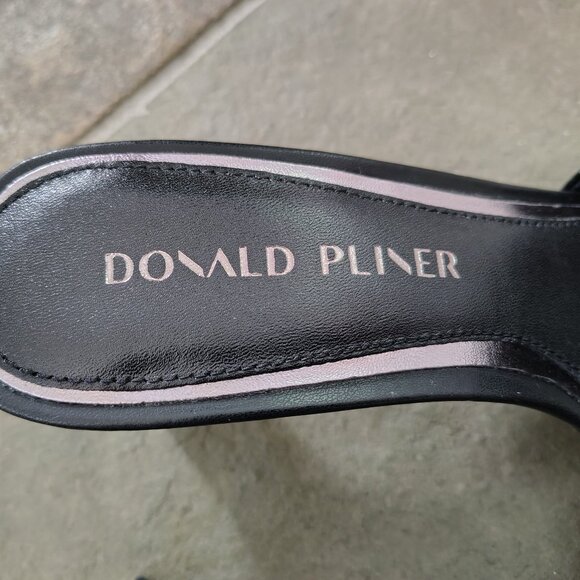 Donald Pliner Heel Sandal - Picture 3 of 7